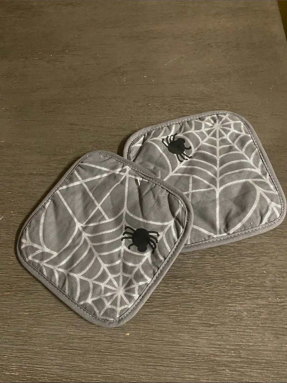 Gray Spiderweb Oven Mitt - 2